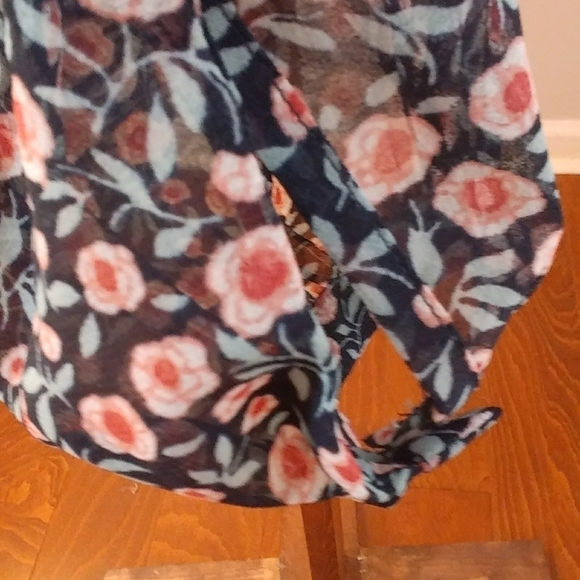 Loft Black Floral Long Sleeves Blouse Top Size S Pullover Tie Front - Picture 9 of 11